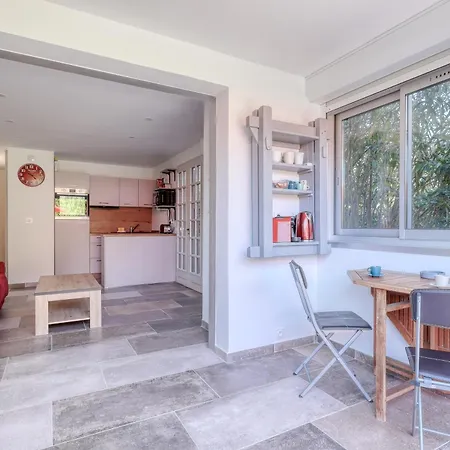 Apartment Magnificent Newly Renovated Close To & Swimming Pool *